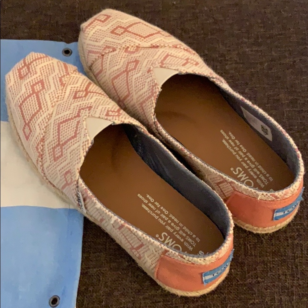 TOMS Dusty Rose and White Patterned Espadrilles